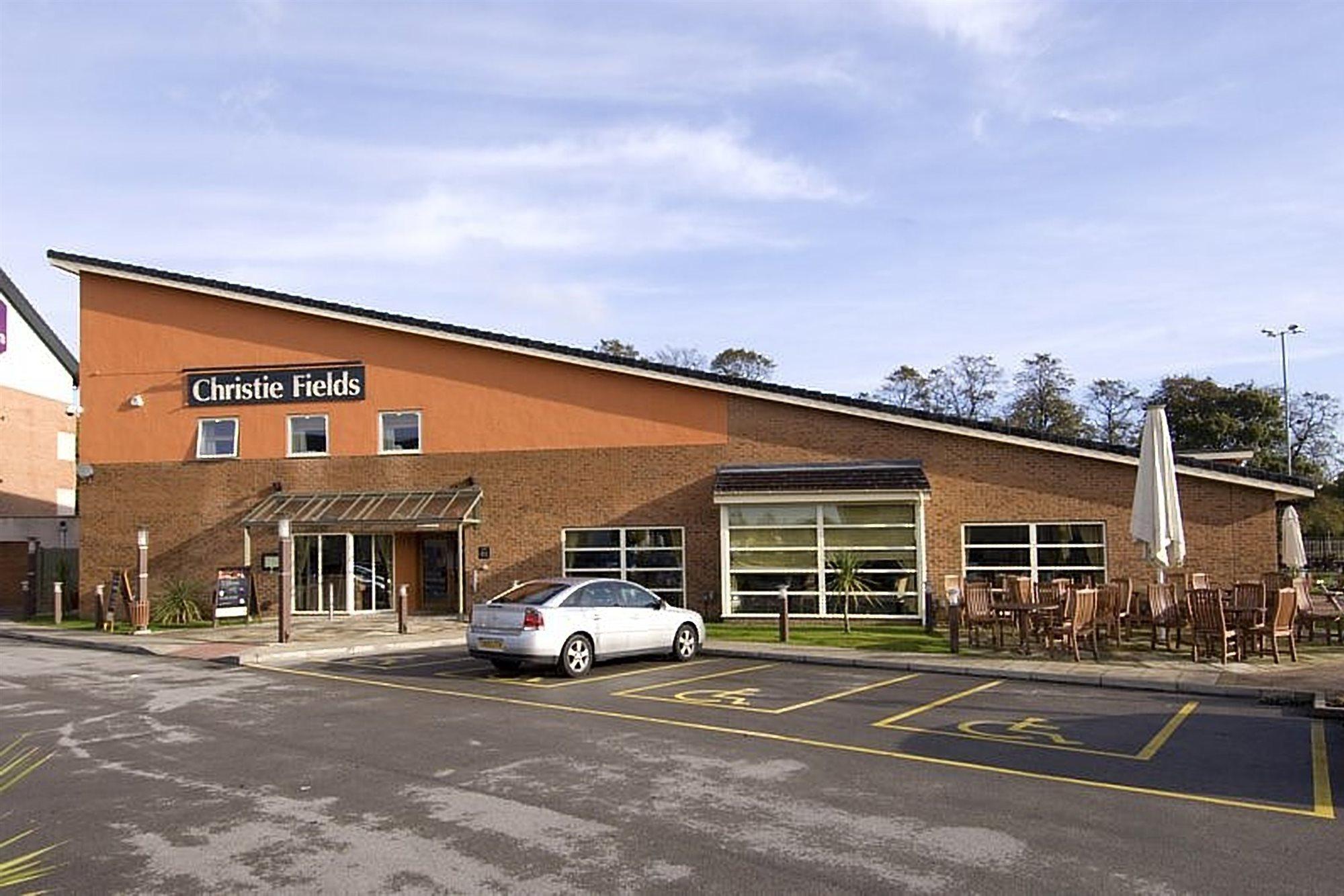 Premier Inn Manchester West Didsbury Екстериор снимка